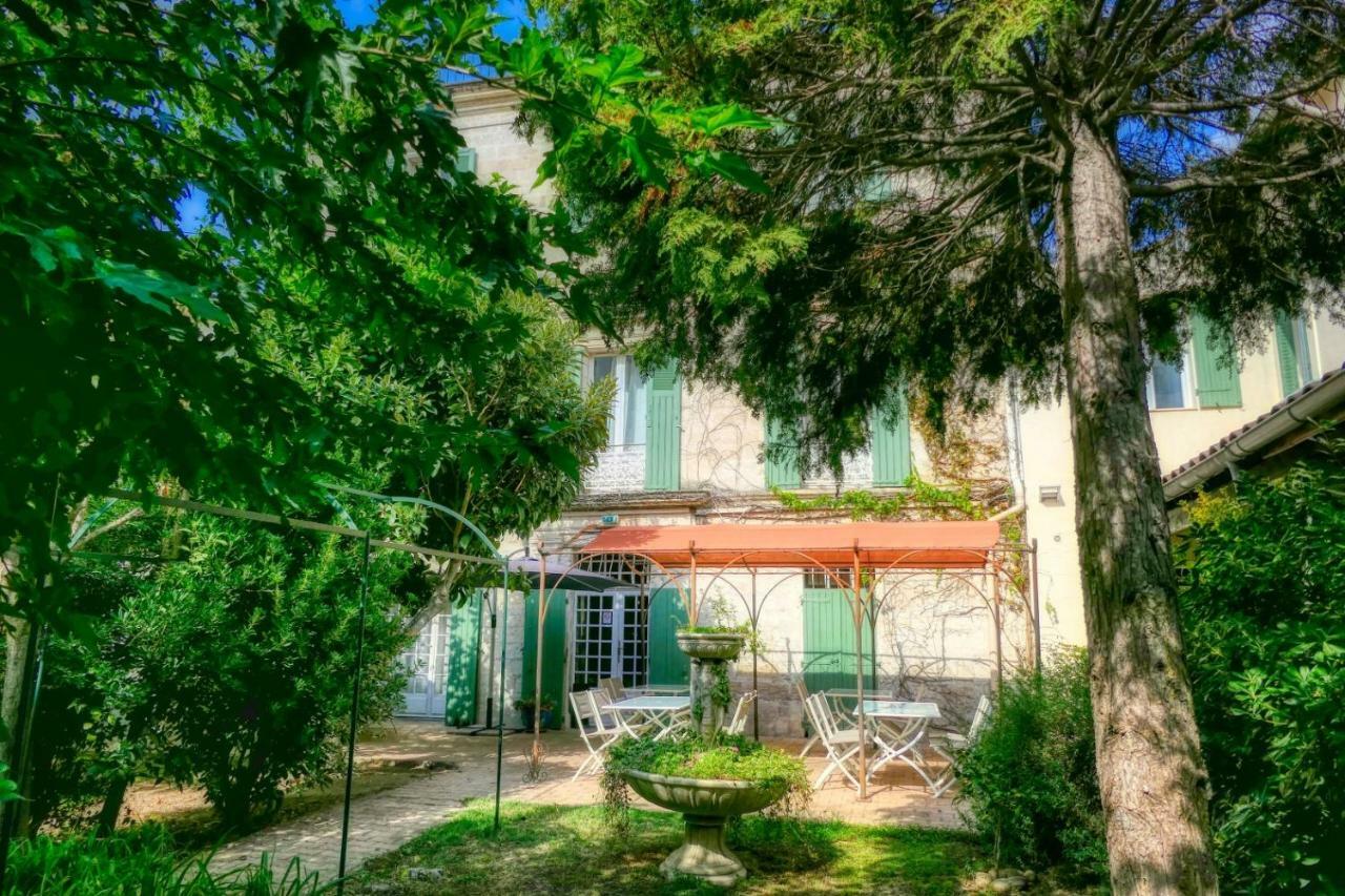 Au Saint Roch - Hotel Et Jardin Aviñón Exterior foto